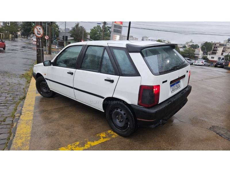 FIAT - TIPO - 1997/1997 - Branca - R$ 11.900,00