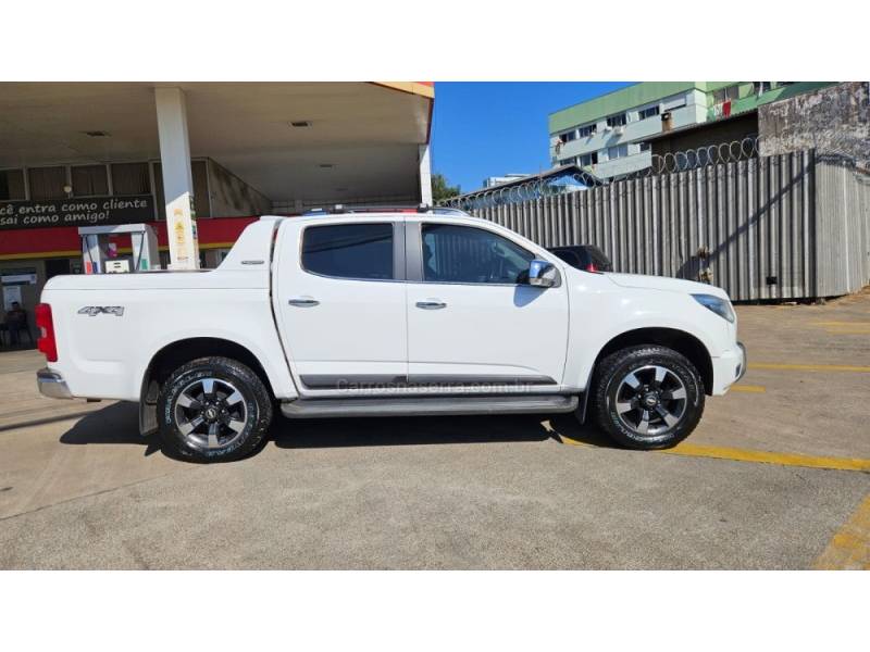 CHEVROLET - S10 - 2015/2016 - Branca - R$ 149.900,00