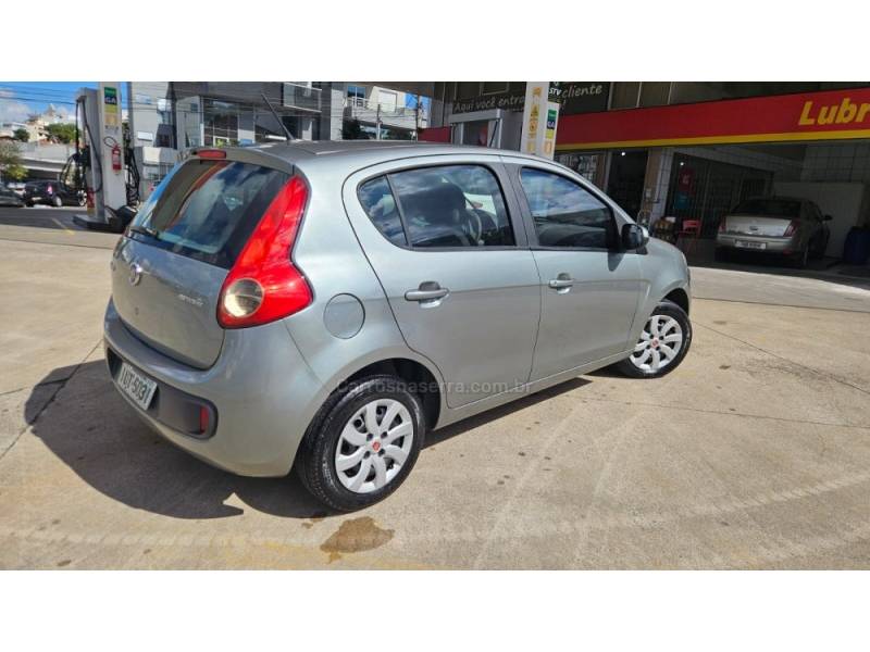 FIAT - PALIO - 2013/2014 - Cinza - R$ 35.900,00