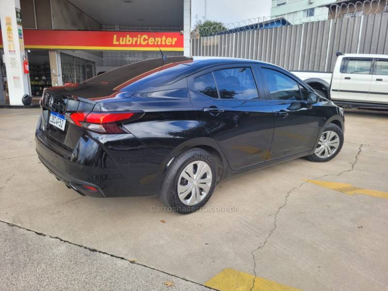 NISSAN - VERSA - 2021/2022 - Preta - R$ 85.900,00