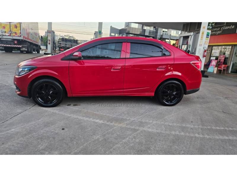 CHEVROLET - PRISMA - 2014/2014 - Vermelha - R$ 41.900,00