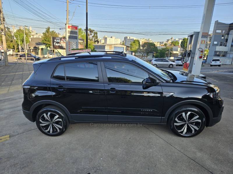 VOLKSWAGEN - T-CROSS - 2022/2023 - Preta - R$ 125.500,00