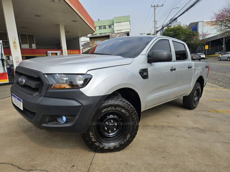 FORD - RANGER - 2020/2020 - Prata - R$ 134.500,00