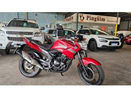 YAMAHA - FAZER - 2011/2011 - Vermelha - R$ 13.000,00