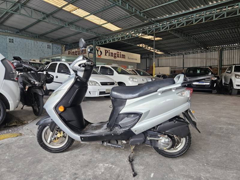 SUZUKI - AN125 BURGMAN - 2007/2008 - Prata - R$ 6.400,00