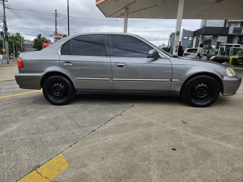 HONDA - CIVIC - 2000/2000 - Cinza - R$ 18.500,00