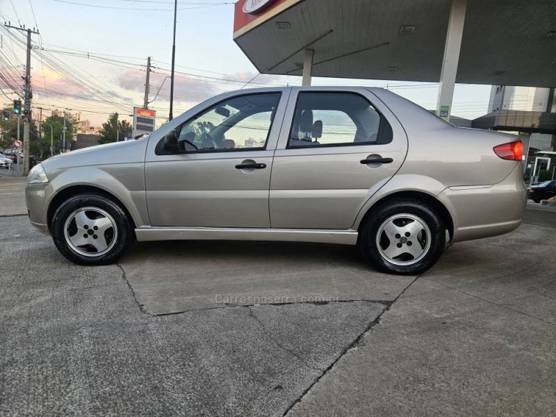 FIAT - SIENA - 2010/2010 - Bege - R$ 25.500,00