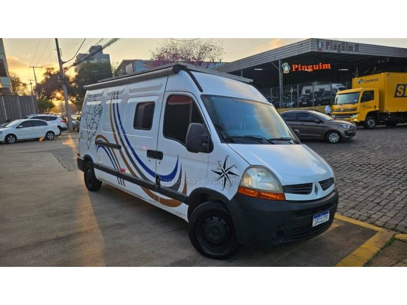 RENAULT - MASTER - 2010/2011 - Branca - R$ 139.900,00