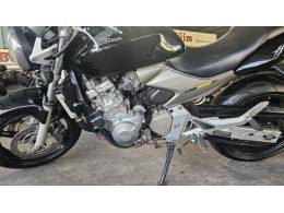 HONDA - CB 600F - 2005/2005 - Preta - R$ 27.900,00