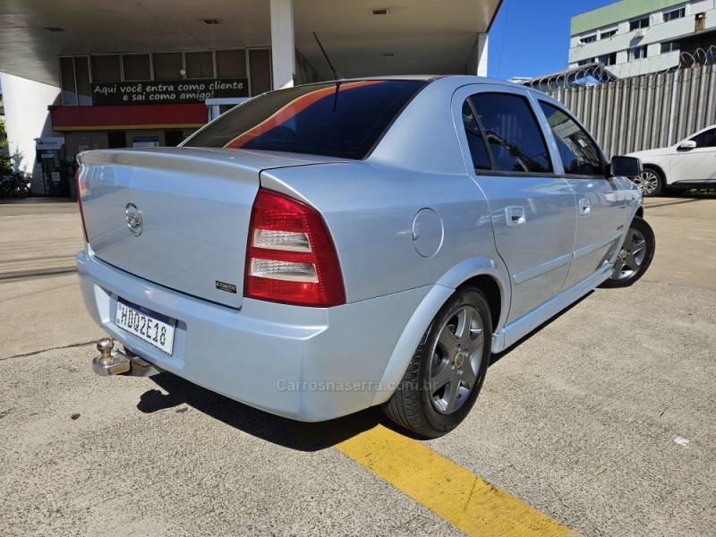 CHEVROLET - ASTRA - 2005/2006 - Prata - R$ 26.900,00