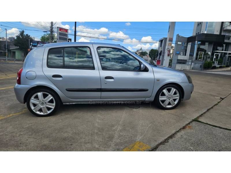 RENAULT - CLIO - 2007/2007 - Prata - R$ 17.900,00