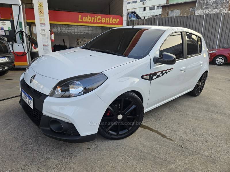 RENAULT - SANDERO - 2013/2013 - Branca - R$ 32.900,00