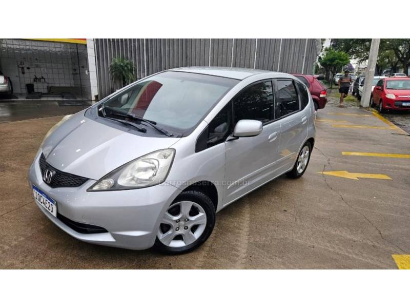 HONDA - FIT - 2010/2010 - Prata - R$ 39.900,00