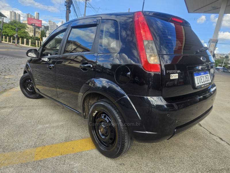 FORD - FIESTA - 2014/2014 - Preta - R$ 32.900,00