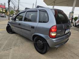 CHEVROLET - CORSA - 2000/2000 - Cinza - R$ 17.900,00