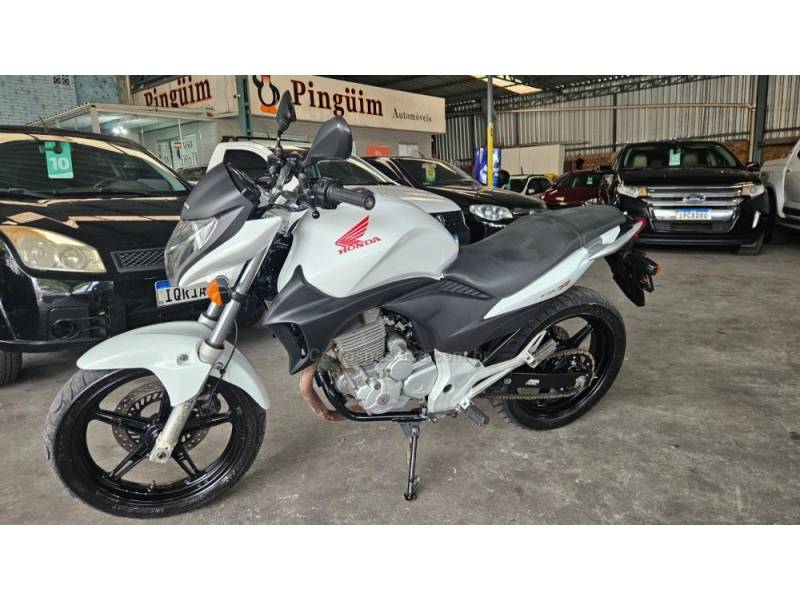 HONDA - CB 300R - 2012/2012 - Branca - R$ 12.900,00