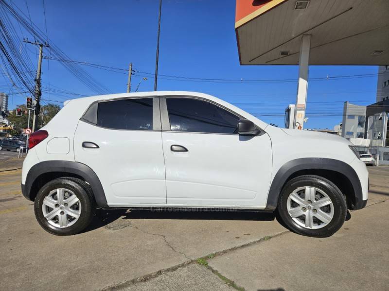 RENAULT - KWID - 2021/2022 - Branca - R$ 44.900,00