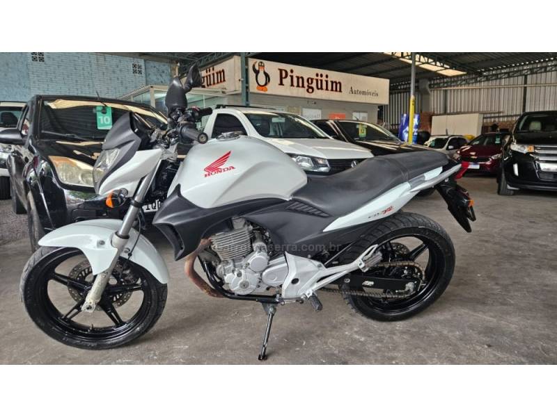 HONDA - CB 300R - 2012/2012 - Branca - R$ 12.900,00