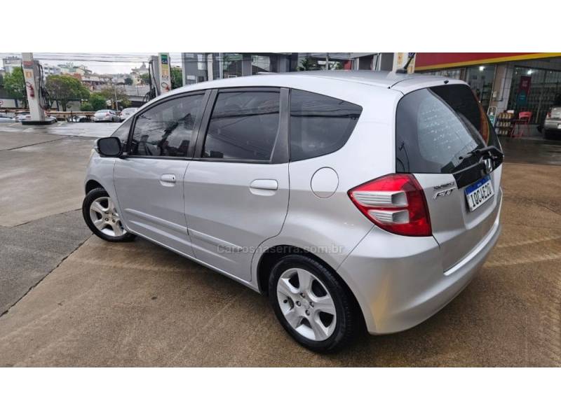 HONDA - FIT - 2010/2010 - Prata - R$ 39.900,00