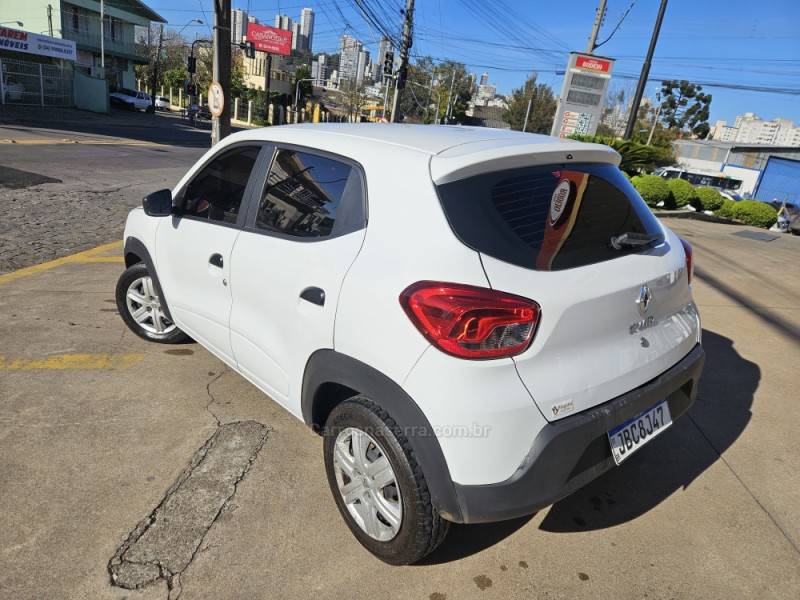 RENAULT - KWID - 2021/2022 - Branca - R$ 44.900,00