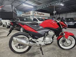 HONDA - CB 300R - 2011/2011 - Vermelha - R$ 12.500,00