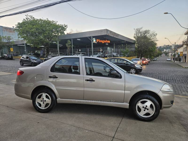 FIAT - SIENA - 2010/2010 - Bege - R$ 25.500,00