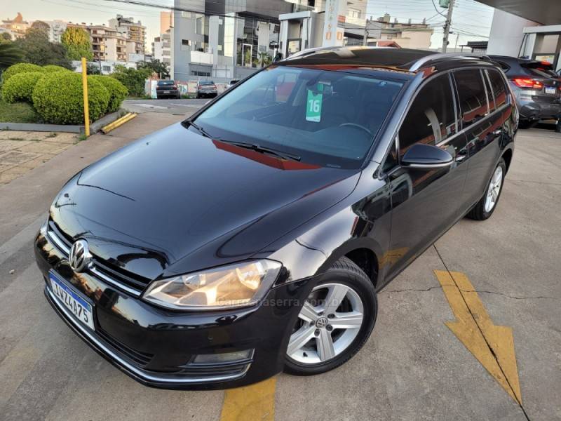 VOLKSWAGEN - GOLF - 2016/2016 - Preta - R$ 87.900,00