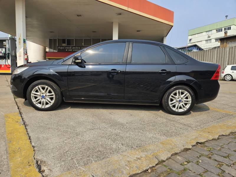 FORD - FOCUS - 2012/2012 - Preta - R$ 37.900,00