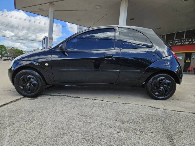 FORD - KA - 2003/2004 - Preta - R$ 13.500,00