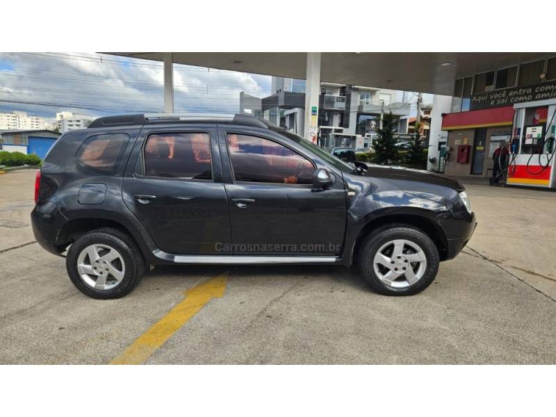 RENAULT - DUSTER - 2013/2013 - Preta - R$ 46.500,00