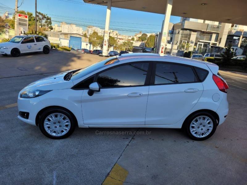 FORD - FIESTA - 2015/2015 - Branca - R$ 40.900,00