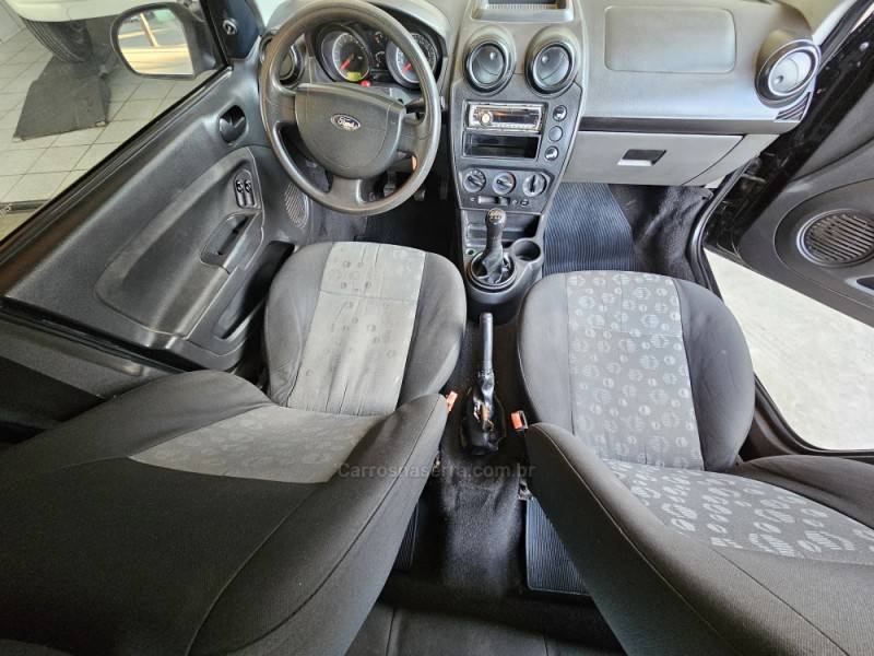 FORD - FIESTA - 2011/2012 - Preta - R$ 26.900,00