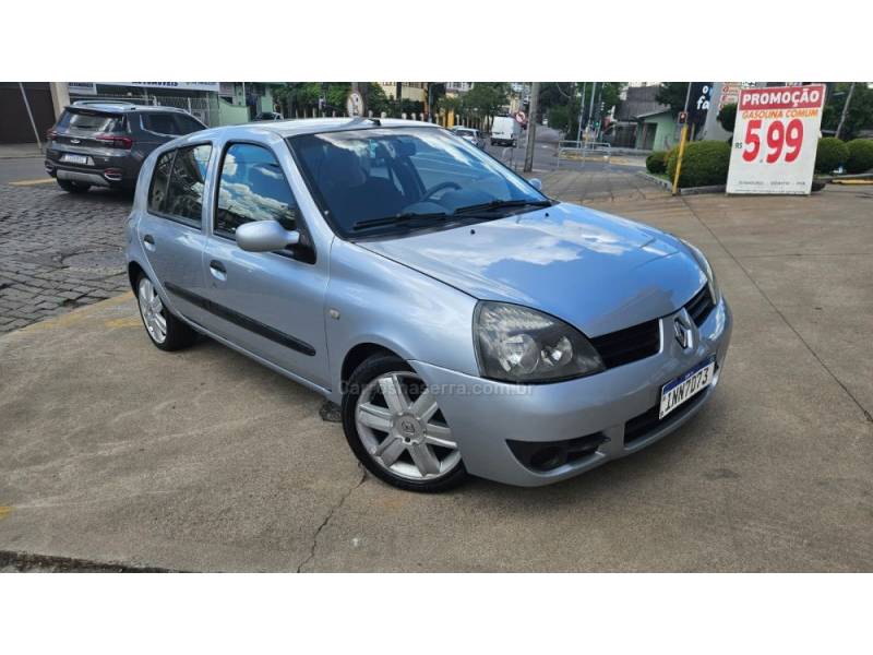 RENAULT - CLIO - 2007/2007 - Prata - R$ 17.900,00