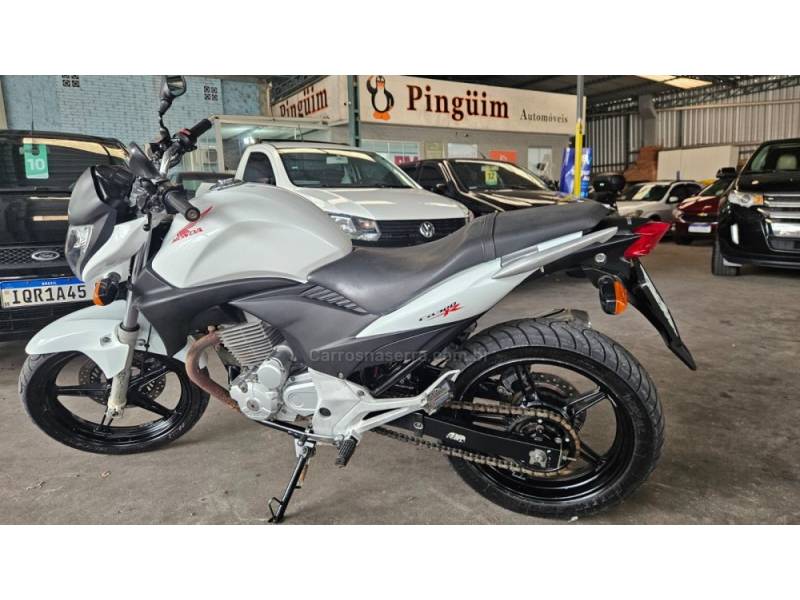 HONDA - CB 300R - 2012/2012 - Branca - R$ 12.900,00