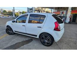 RENAULT - SANDERO - 2009/2009 - Branca - R$ 23.900,00